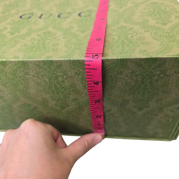 Authentic Gucci Empty Green Embossed Magnetic Box 14.5" L x 11" W x 4.75" H - Picture 15 of 16